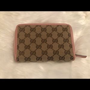 *** SOLD *** Gucci Pink/Mono Vertical Wallet